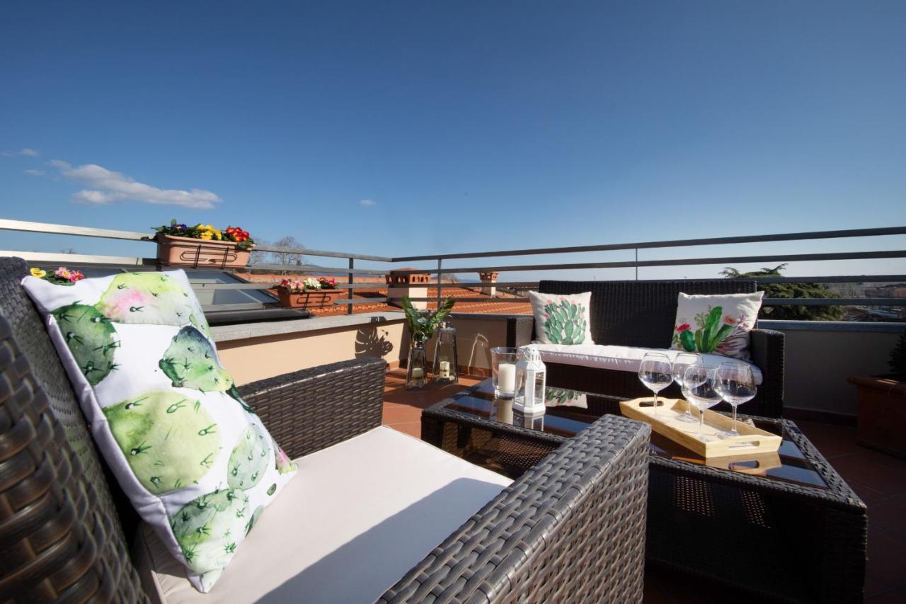 Rooftop Delight With Terrace Лукка Экстерьер фото
